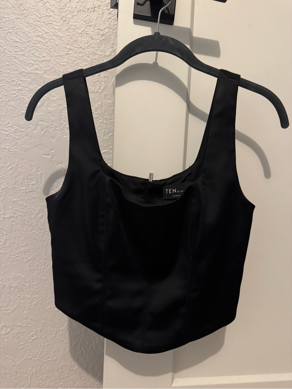 Aritzia Black Structured Crop Tank